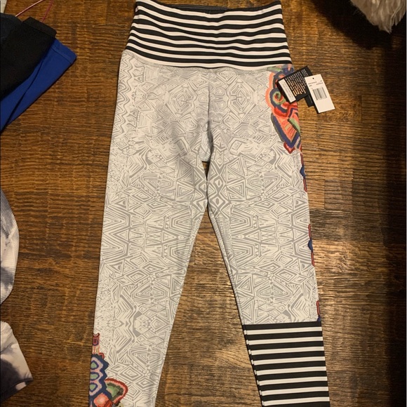 Onzie Other - Onzie Full length leggings NWT size S/M